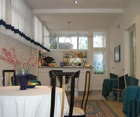 Rex Hotel
