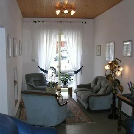 Rex Hotel 2*